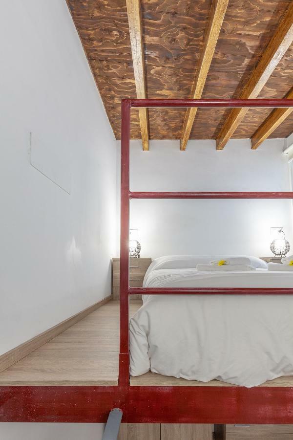 Pasaje De Amores Der - Descanso En Casa Y Vida Cultural Y Monumentos 4 Px Seville Luaran gambar